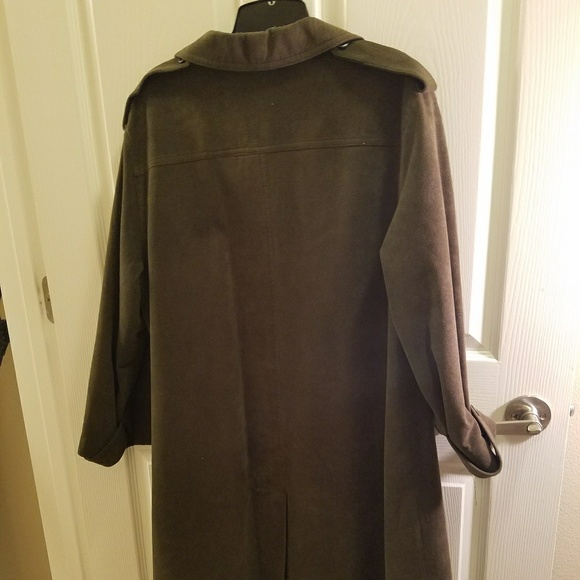 Lady's  coat - Picture 3 of 3